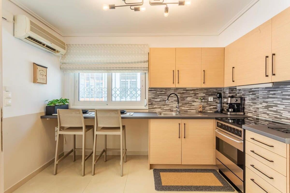 Kalamata Lime Studio - Cozy Gem With Private Parking ภายนอก รูปภาพ