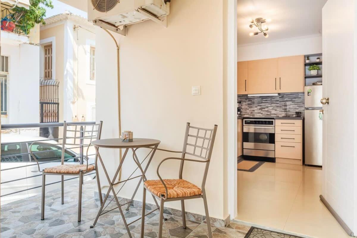 Kalamata Lime Studio - Cozy Gem With Private Parking ภายนอก รูปภาพ